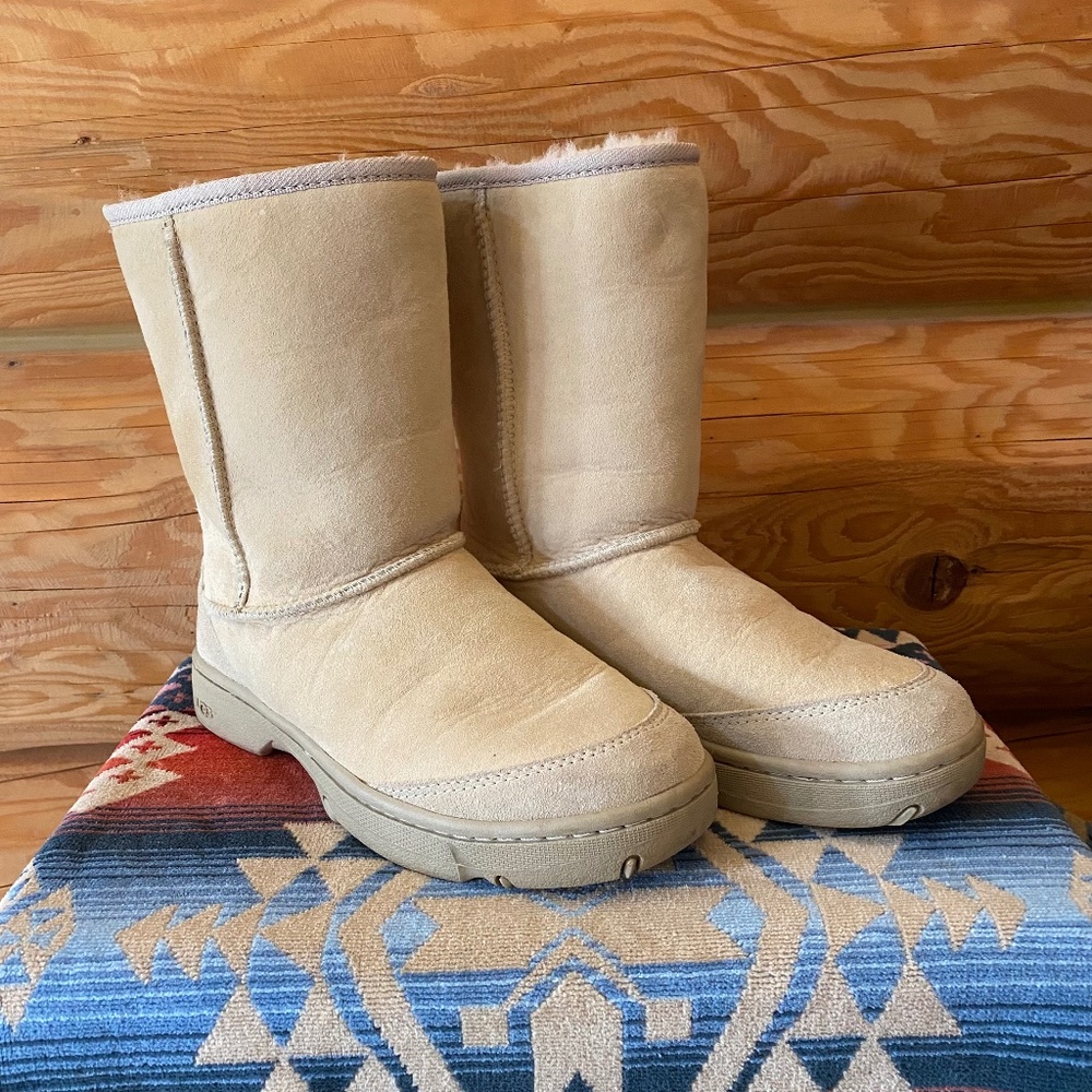 Women’s Ugg Australia Boots, Size 8